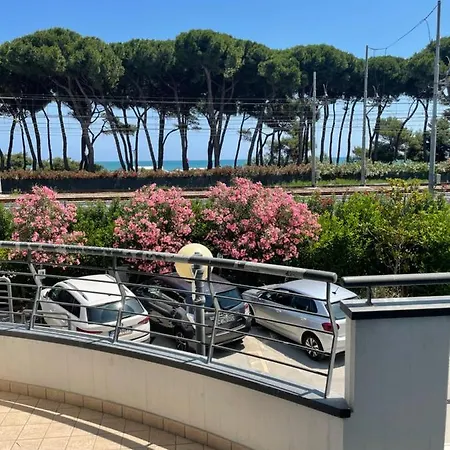 Incantevole Con Piscina Fronte Mare *